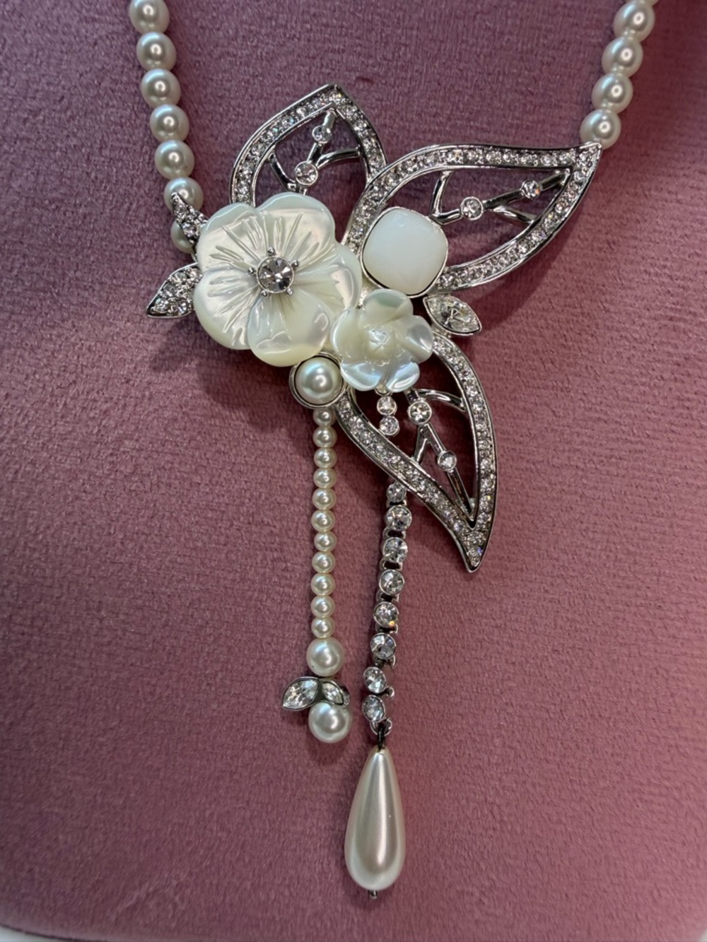 Givenchy Flower Necklace - Picture 3 of 10